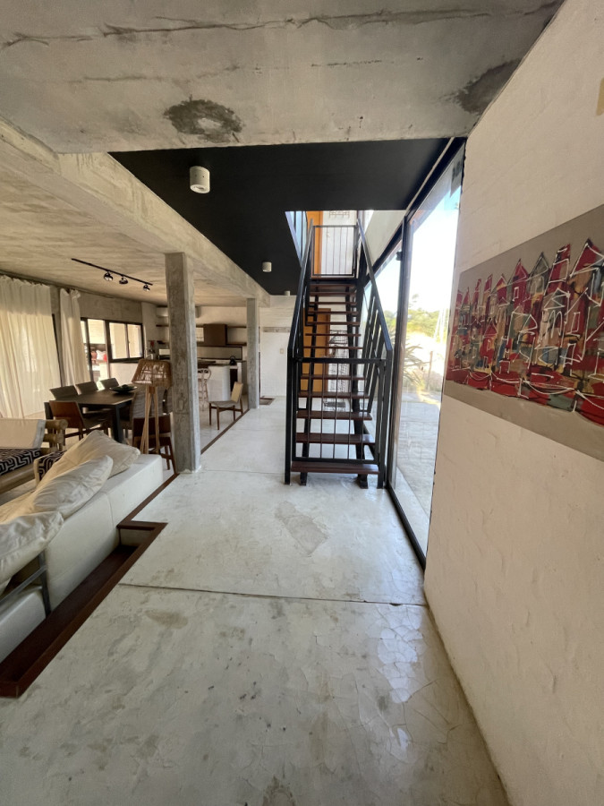Casa ID.1298 - VENTA- Casa + 5 dormitorios- Manantiales-