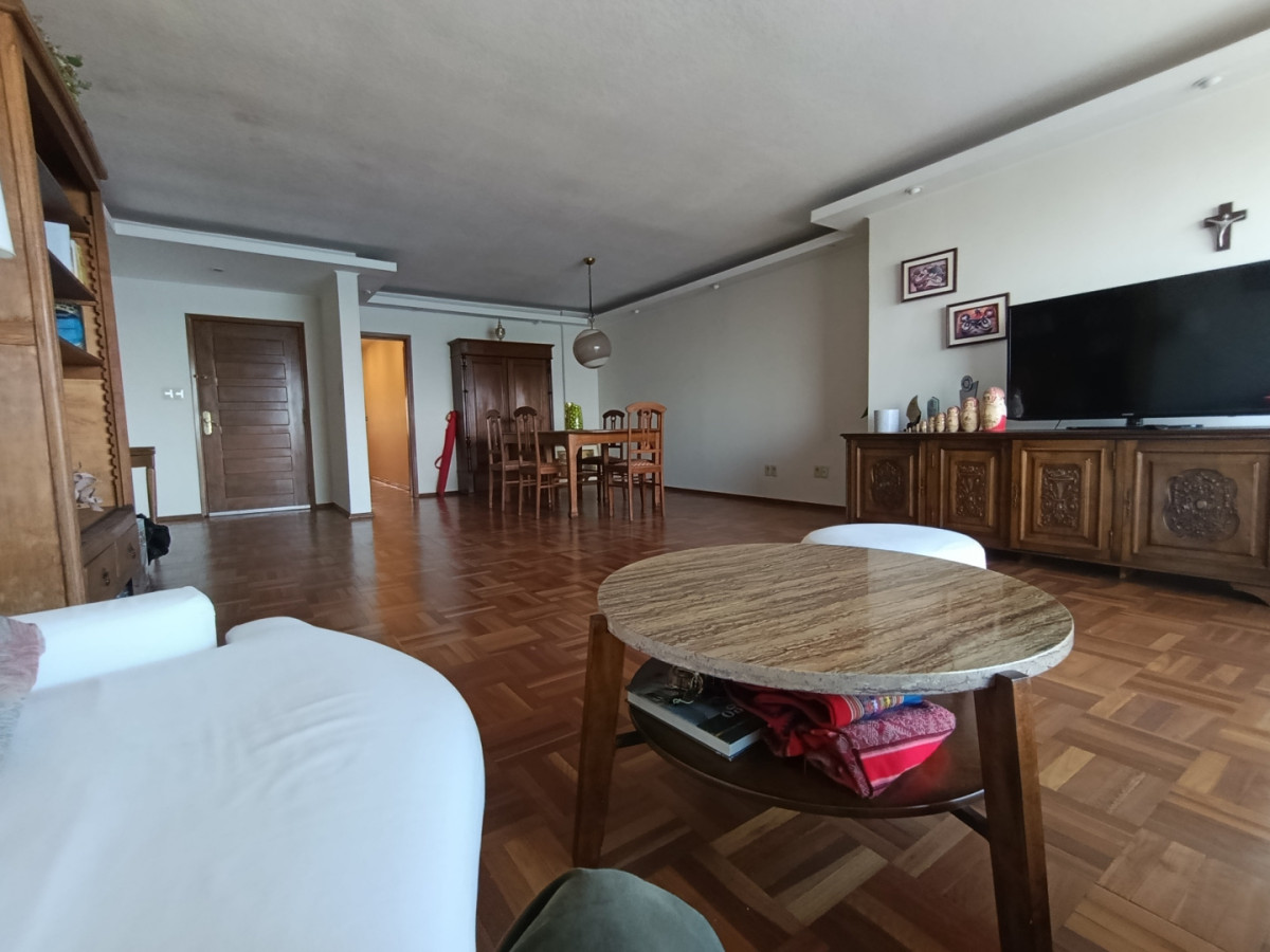 Apartamento ID.2088 - Primera lineaen Pocitos gastos comunes incluidos!