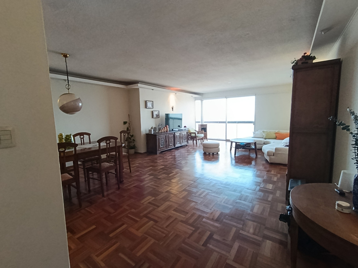 Apartamento ID.2088 - Primera lineaen Pocitos gastos comunes incluidos!