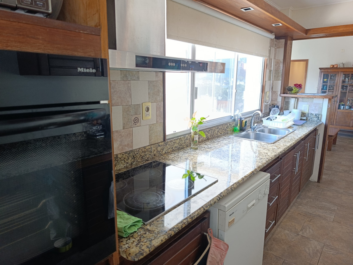 Apartamento ID.2088 - Primera lineaen Pocitos gastos comunes incluidos!