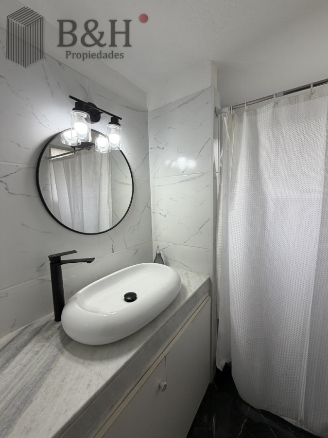 Apartamento ID.8056 - Venta de apartamento reciclado, 1 dorm, balcón y garage!