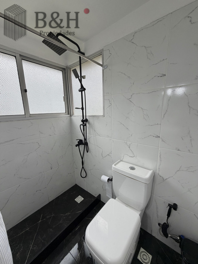 Apartamento ID.8056 - Venta de apartamento reciclado, 1 dorm, balcón y garage!