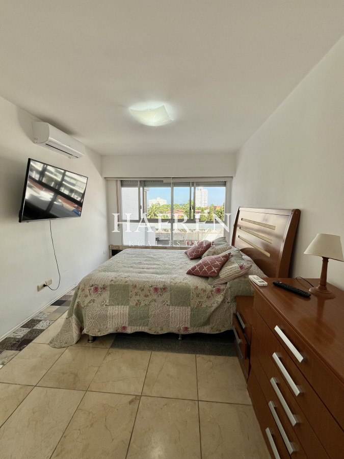 Apartamento ID.85 - Alquiler anual apto de 2 dorm, a 50 mts del mar!