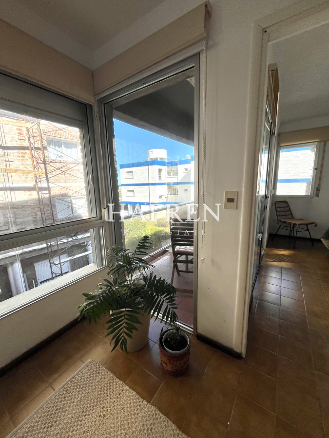 Apartamento ID.122 - Venta apartamento reciclado 1 dorm, balcón y garage!