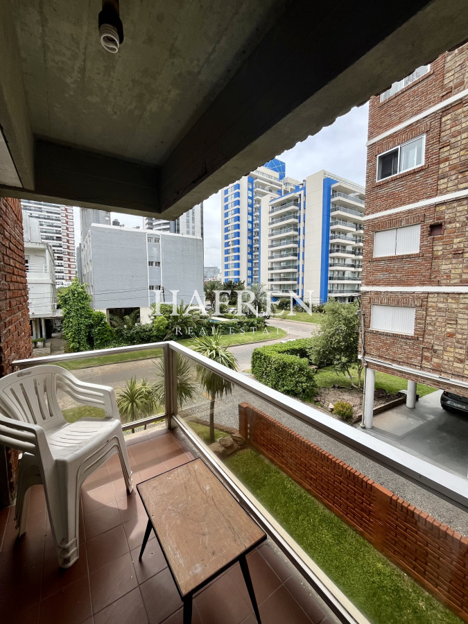Apartamento ID.121 - Venta apartamento en Punta del Este, 1 dorm con balcón y garaje!