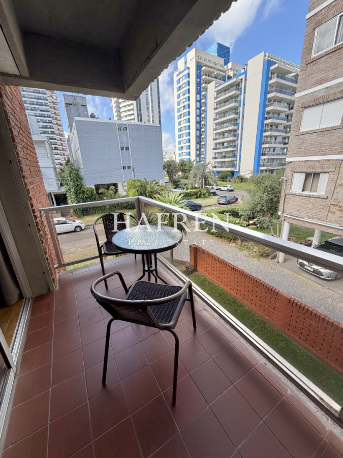 Apartamento ID.121 - Venta de apartamento de 1 dorm, con balcón y garage!