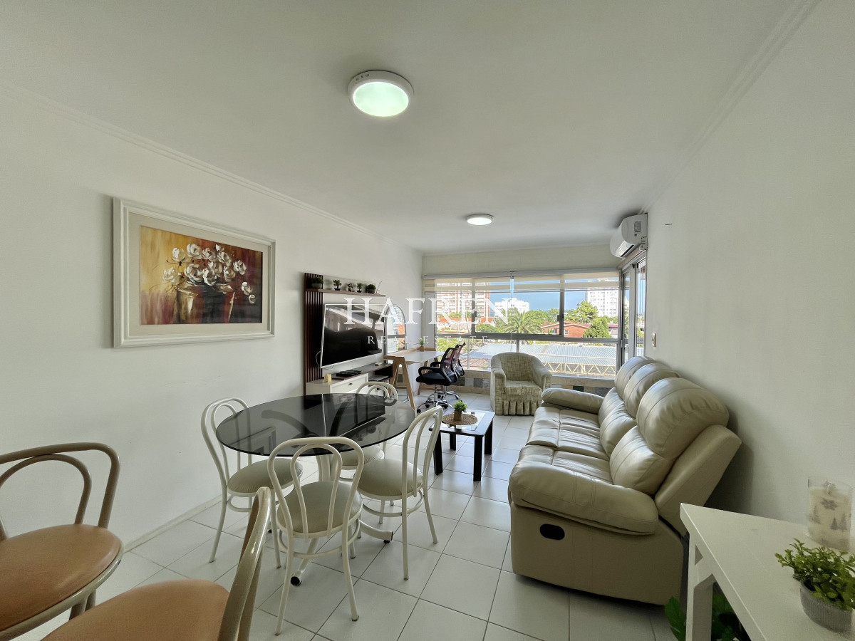 Apartamento ID.85 - Alquiler anual apto de 2 dorm, a 50 mts del mar!