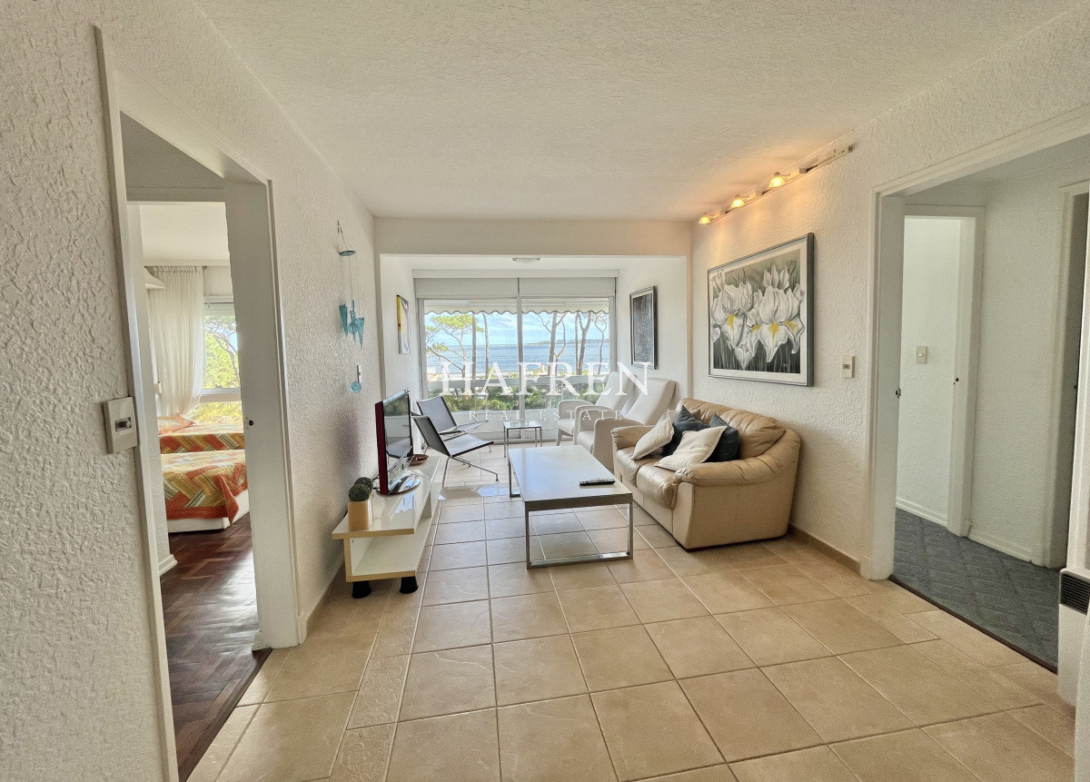 Apartamento ID.86 - Alquiler Anual. apartamento frente al mar, Mansa, Punta del Este