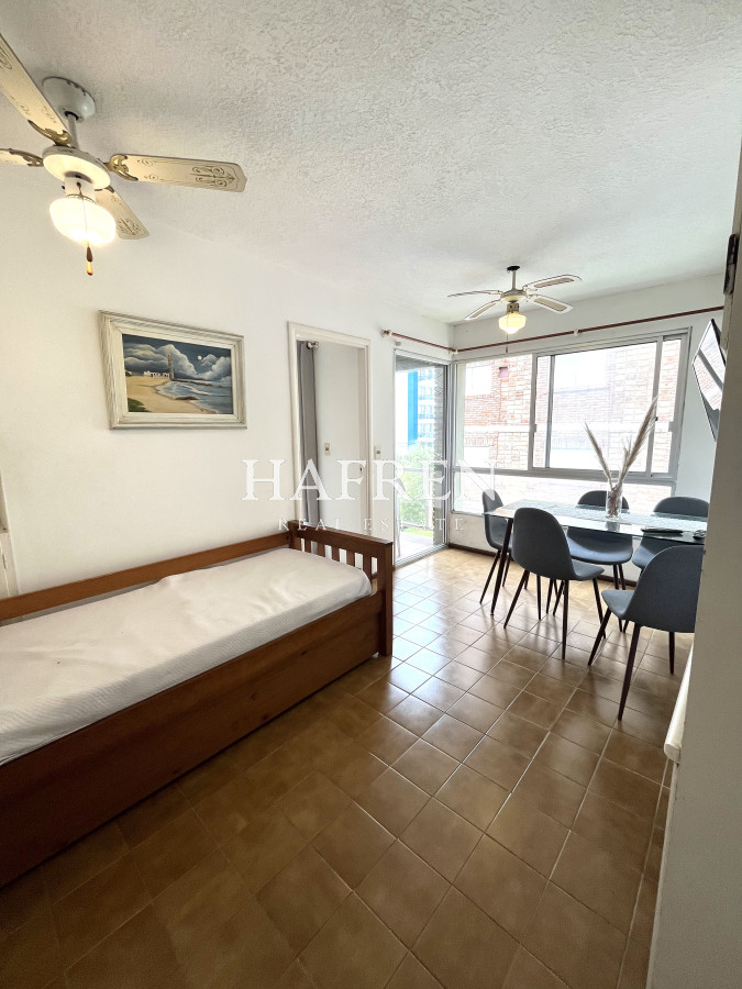 Apartamento ID.121 - Venta apartamento en Punta del Este, 1 dorm con balcón y garaje!