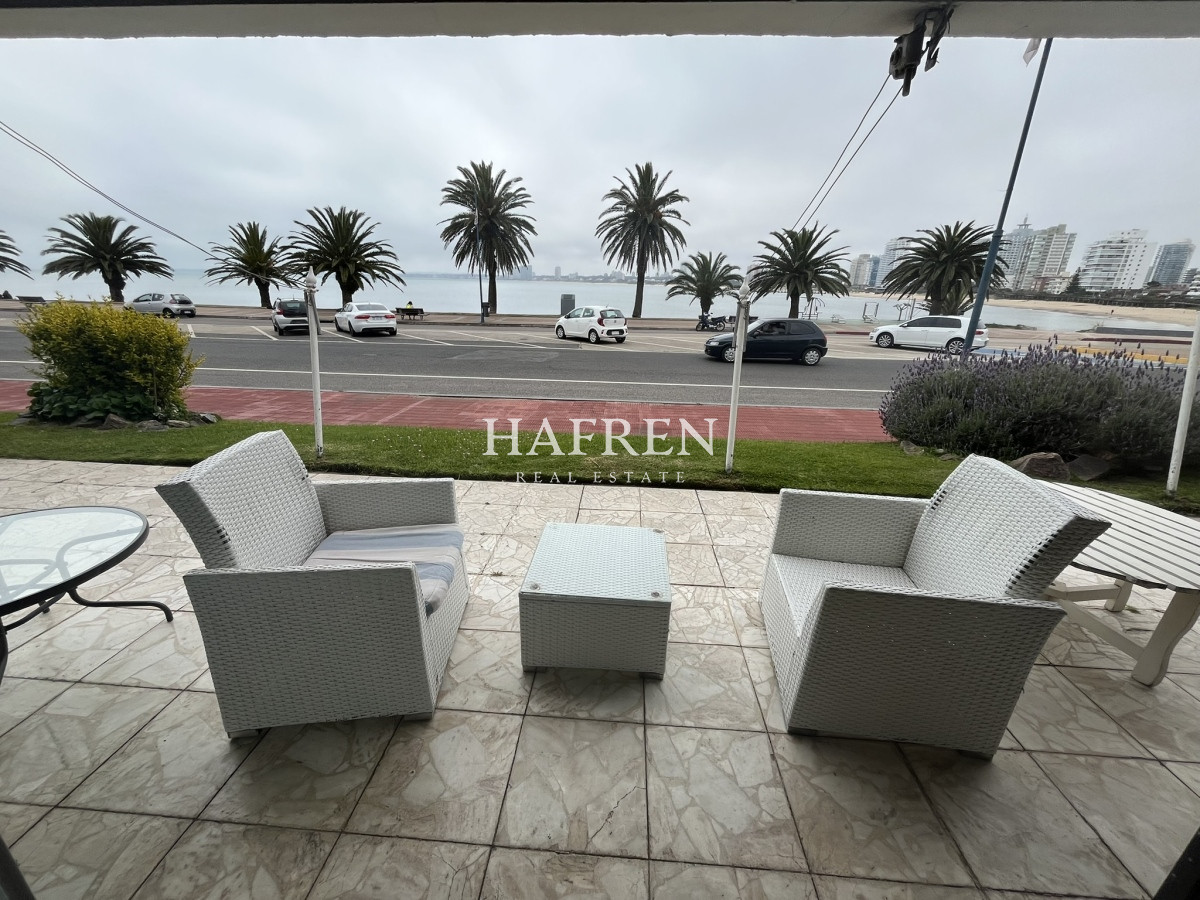 Apartamento ID.7 - Venta de apartamento frente al mar, a pasos del puerto y playa mansa