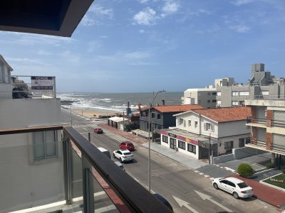 Venta de Apartamento con vistas a Playa El Emir