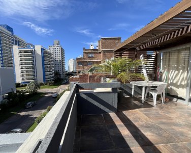 Venta de apartamento en Punta del Este, terraza de uso exclusivo!