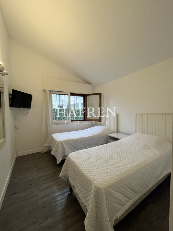 Casa ID.63 - Venta de casa en primeras paradas de Playa Mansa, a 100mts del mar!