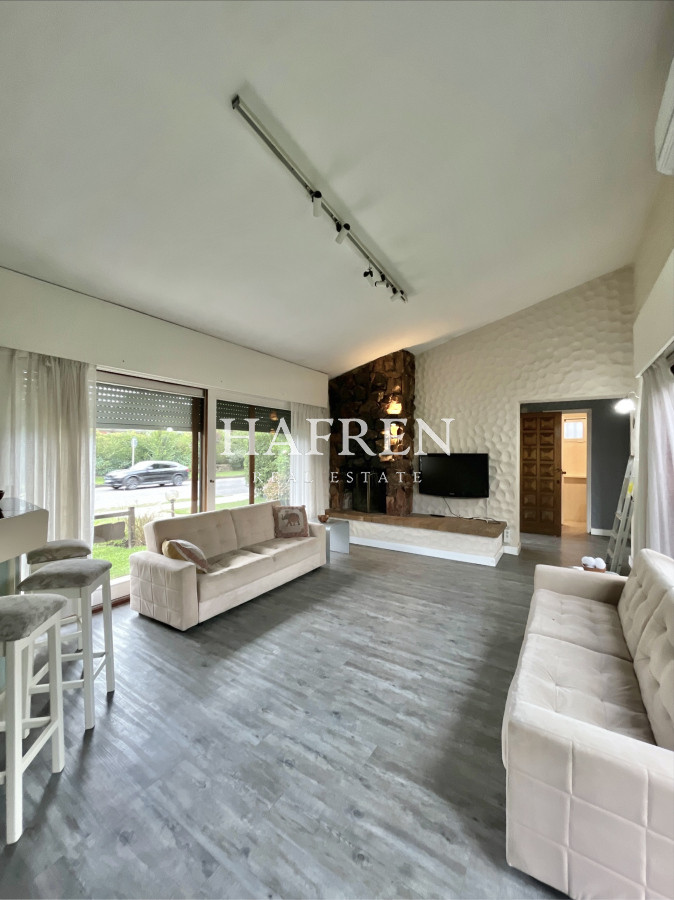 Casa ID.63 - Venta de casa en primeras paradas de Playa Mansa, a 100mts del mar!