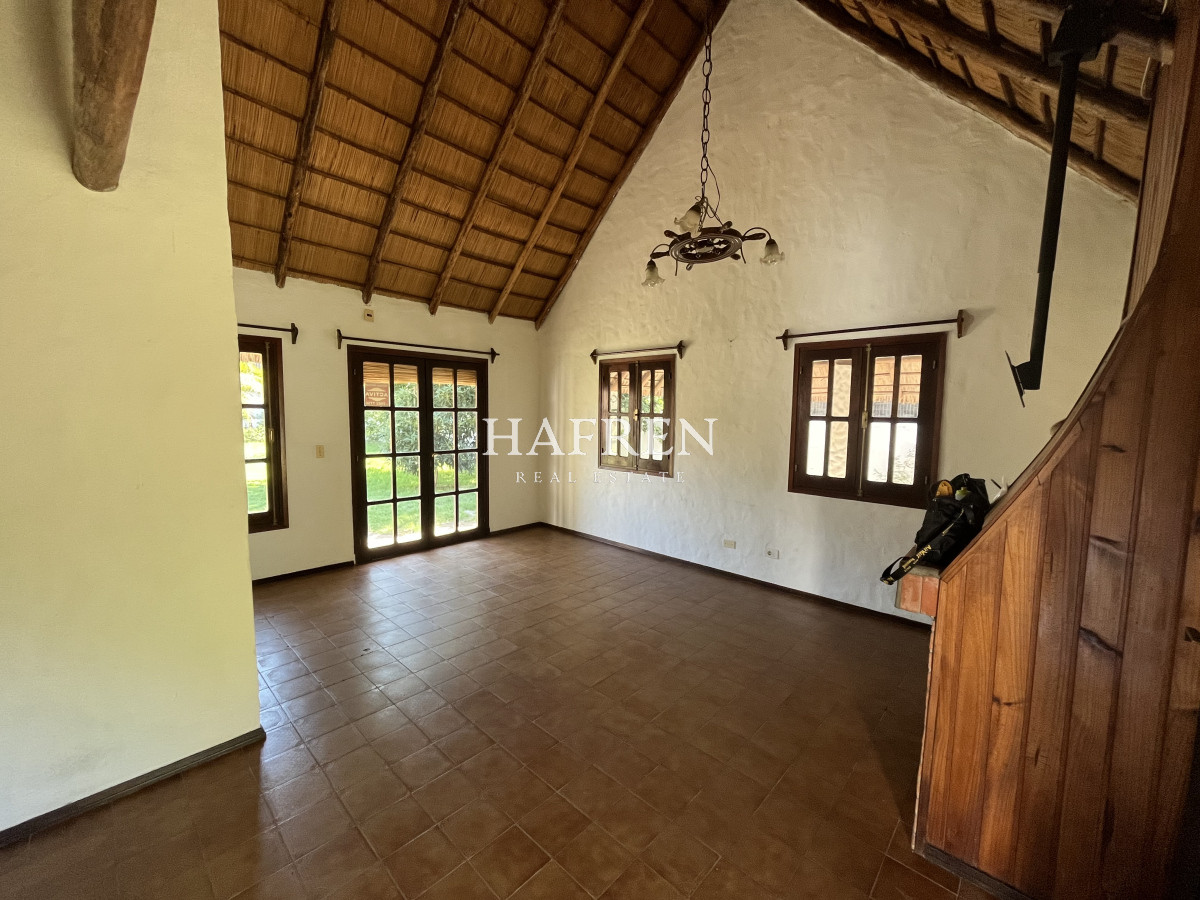 Casa ID.47 - Venta de casa en Altos del Pinar, 4 dormitorios y 2 baños