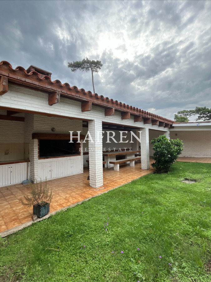 Casa ID.63 - Venta de casa en primeras paradas de Playa Mansa, a 100mts del mar!
