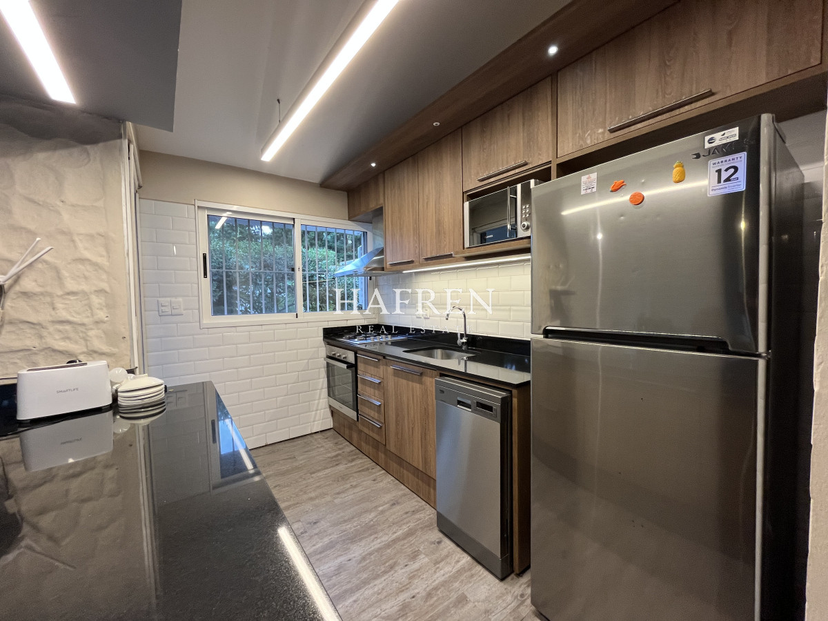 Casa ID.63 - Venta de casa en primeras paradas de Playa Mansa, a 100mts del mar!