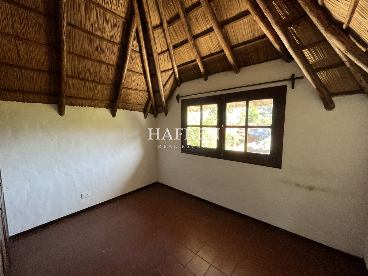 Casa ID.47 - Venta de casa en Altos del Pinar, 4 dormitorios y 2 baños