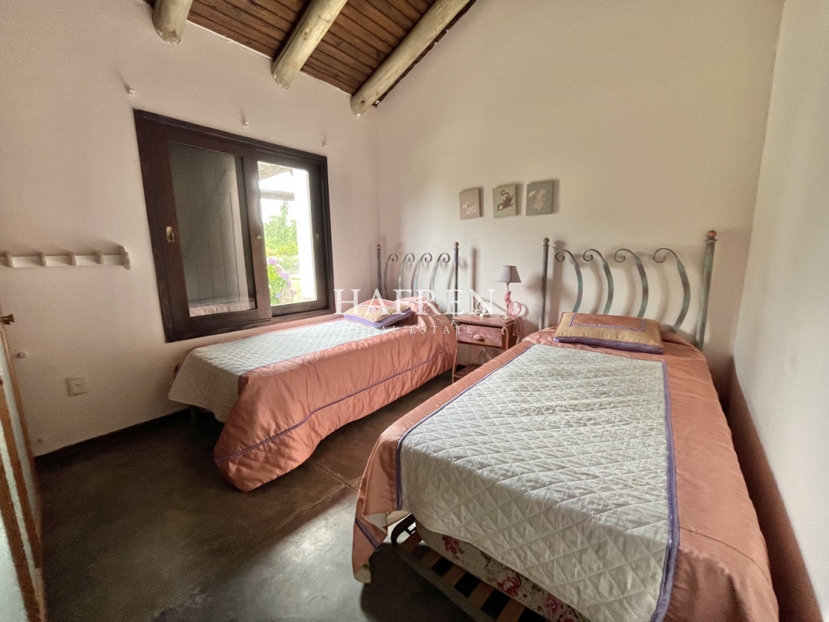 Casa ID.252 - Venta de casa en El Quijote, ubicacion privilegiada!