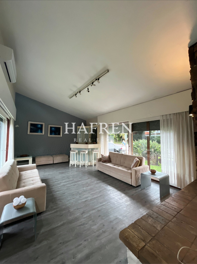 Casa ID.63 - Venta de casa en primeras paradas de Playa Mansa, a 100mts del mar!