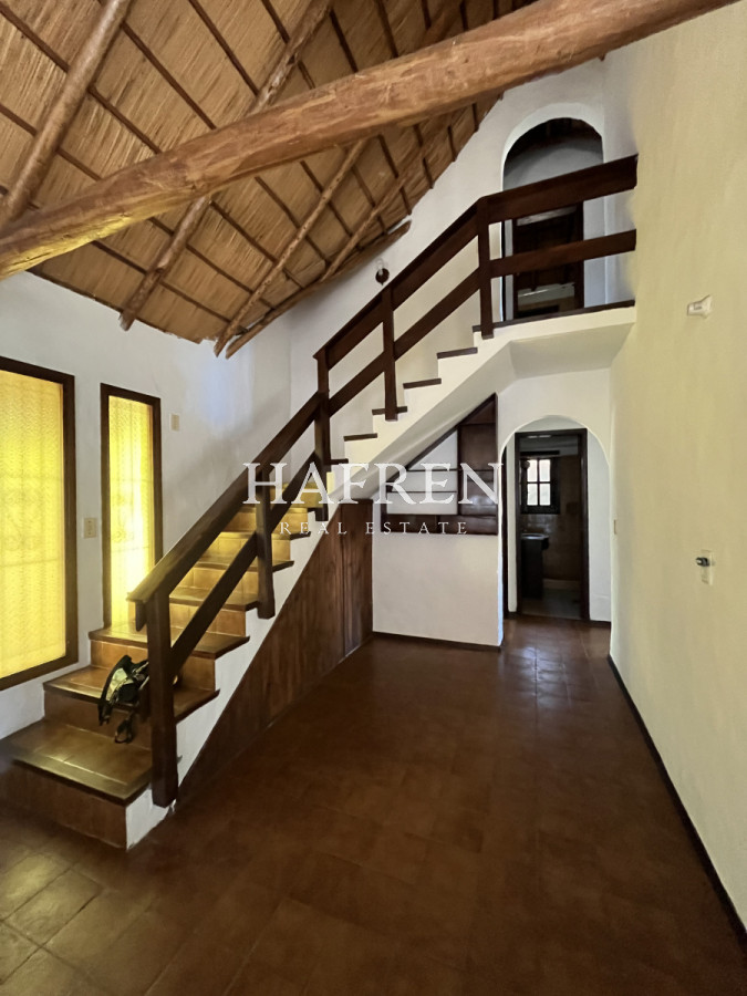 Casa ID.47 - Venta de casa en Altos del Pinar, 4 dormitorios y 2 baños