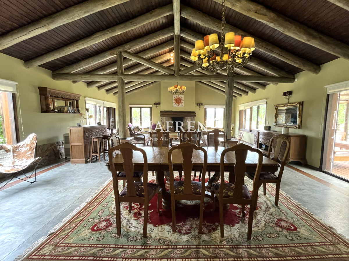 Casa ID.252 - Venta de casa en El Quijote, ubicacion privilegiada!