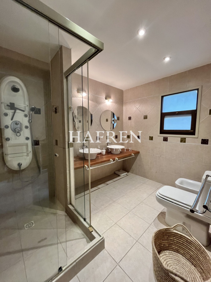 Casa ID.252 - Venta de casa en El Quijote, ubicacion privilegiada!