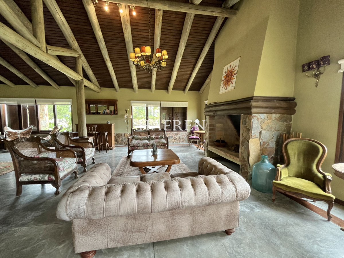 Casa ID.252 - Venta de casa en El Quijote, ubicacion privilegiada!