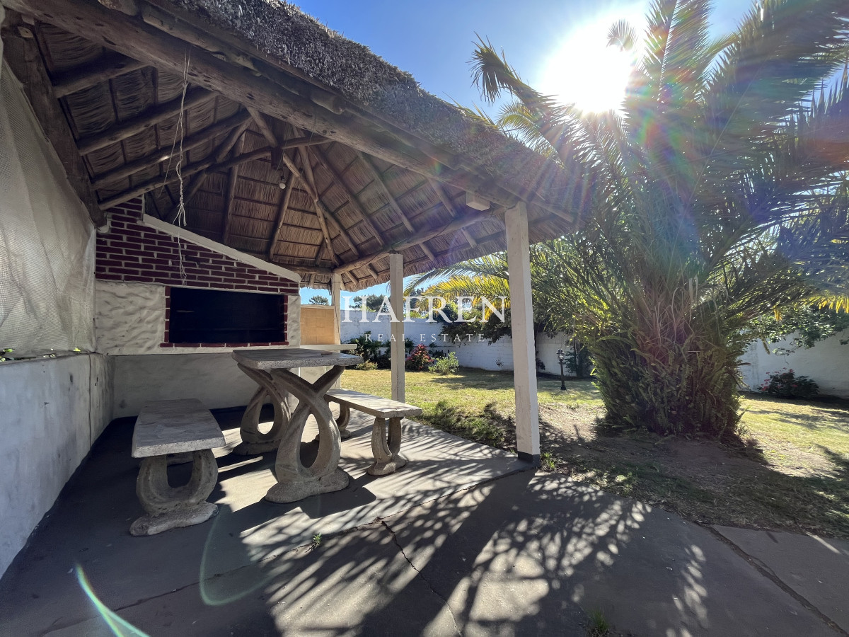 Casa ID.47 - Venta de casa en Altos del Pinar, 4 dormitorios y 2 baños