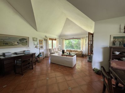 Venta de espectacular propiedad en Laguna del Diario