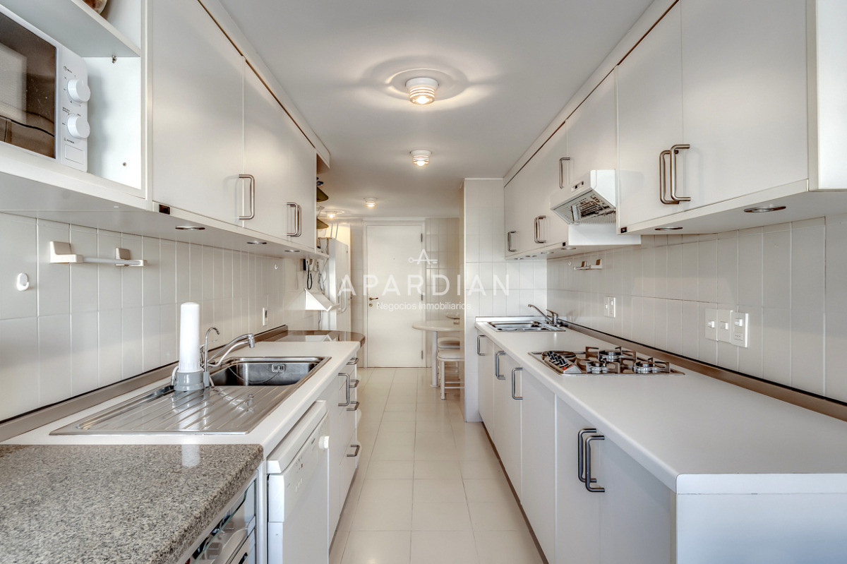 Apartamento ID.21098802 - Apartamento Frente al Mar en la Exclusiva Península de Punta del Este