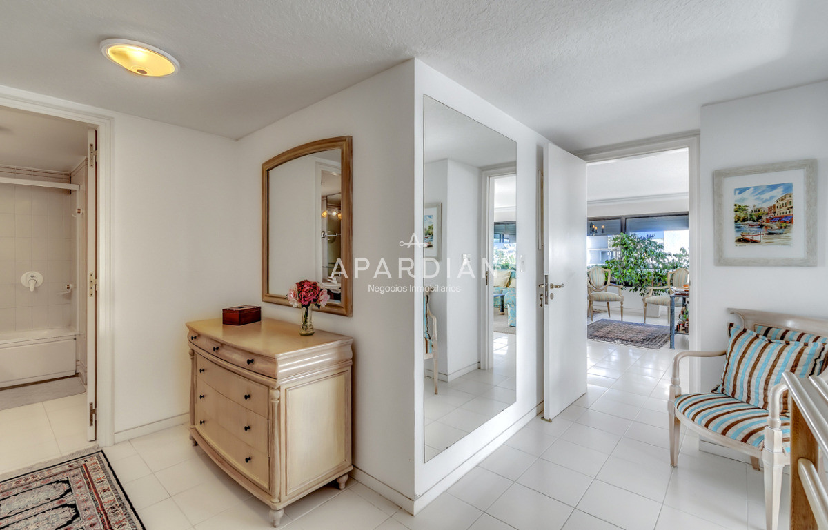 Apartamento ID.21098802 - Apartamento Frente al Mar en la Exclusiva Península de Punta del Este