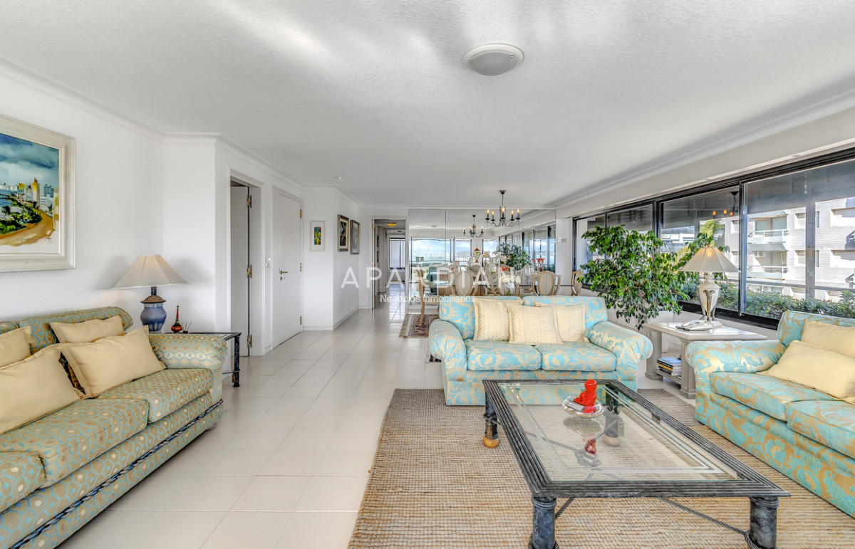 Apartamento ID.21098802 - Apartamento Frente al Mar en la Exclusiva Península de Punta del Este