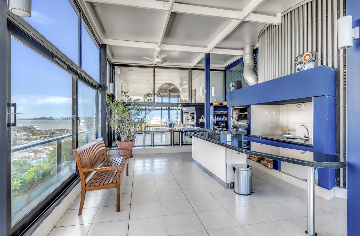 Apartamento ID.21098802 - Apartamento Frente al Mar en la Exclusiva Península de Punta del Este