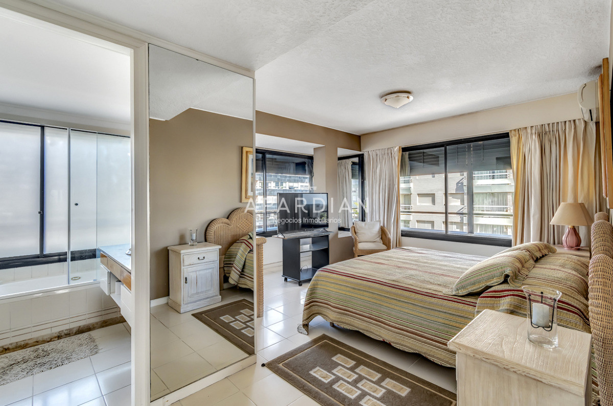 Apartamento ID.21098802 - Apartamento Frente al Mar en la Exclusiva Península de Punta del Este