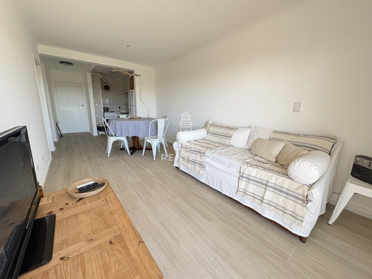 Apartamento ID.874 - Apartamento en alquiler invernal 1 dormitorio y medio playa mansa primera linea 