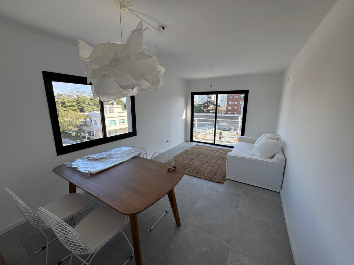 Apartamento ID.395 - Venta departamento, 2 dormitorios con balcón.
