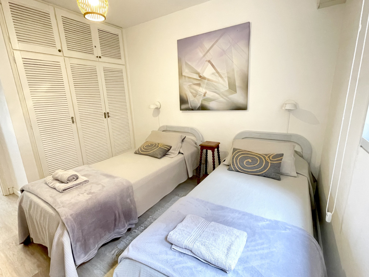 Apartamento ID.21096944 - Alquiler anual Playa Brava
