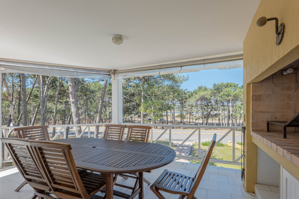 Apartamento ID.21097168 - En venta Apartamento frente al mar en Playa Brava - Punta del Este