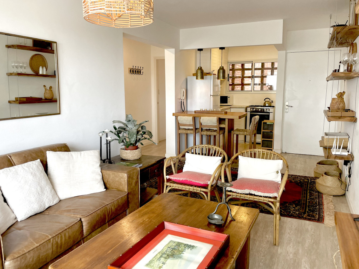 Apartamento ID.21096944 - Alquiler anual Playa Brava