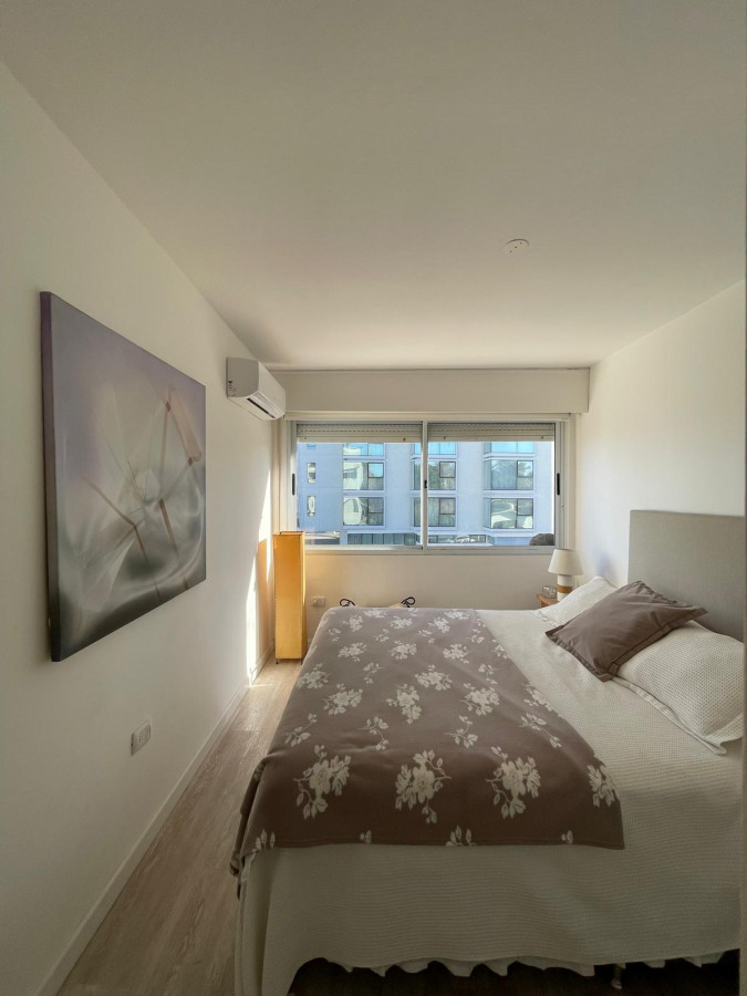Apartamento ID.21096944 - Alquiler anual Playa Brava
