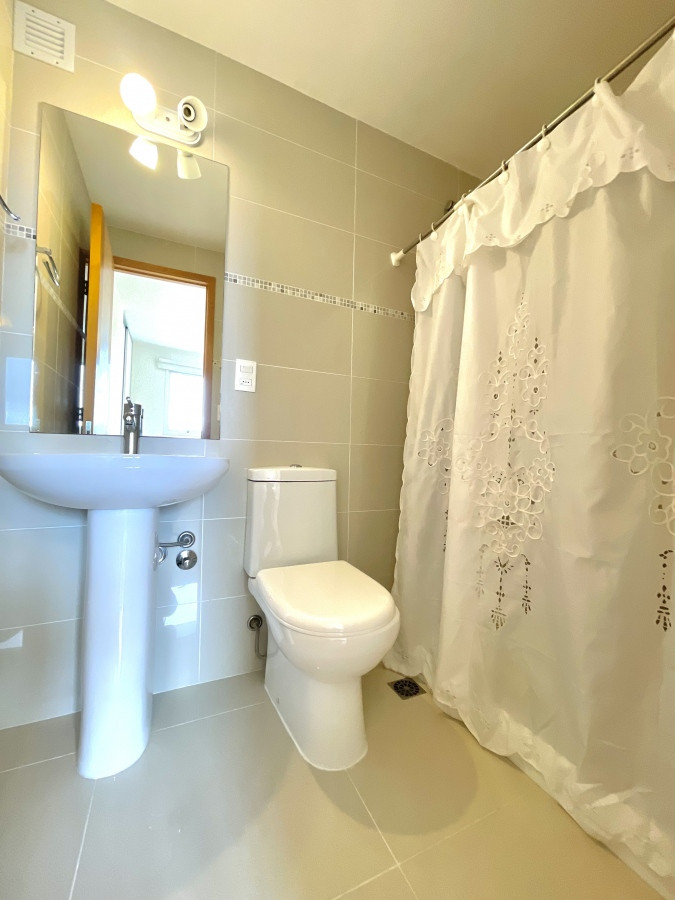 Apartamento ID.21093902 -  Exclusivo apartamento en Playa Mansa - Punta del Este, a tan solo 100 metros del mar.