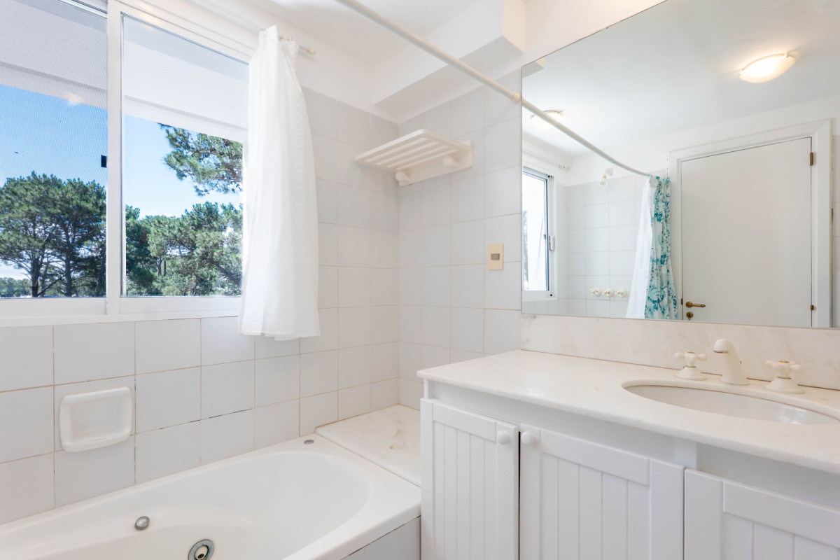 Apartamento ID.21097168 - En venta Apartamento frente al mar en Playa Brava - Punta del Este