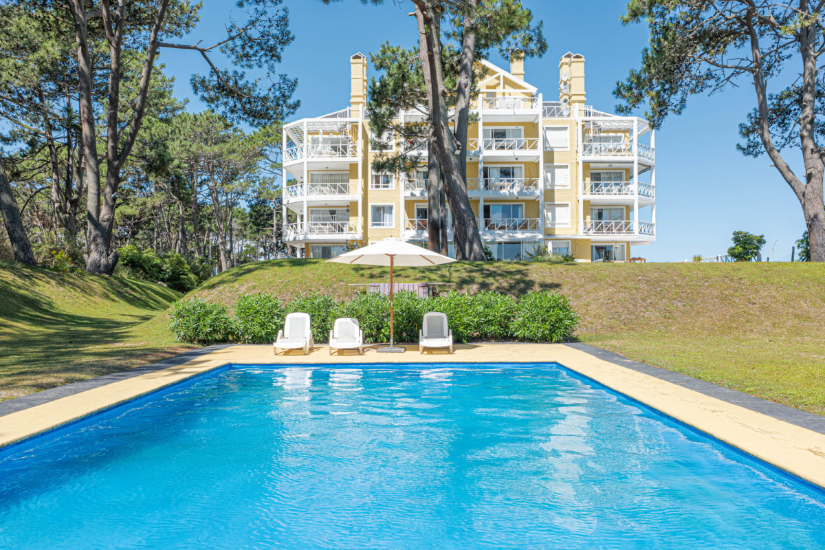 Apartamento ID.21097168 - En venta Apartamento frente al mar en Playa Brava - Punta del Este
