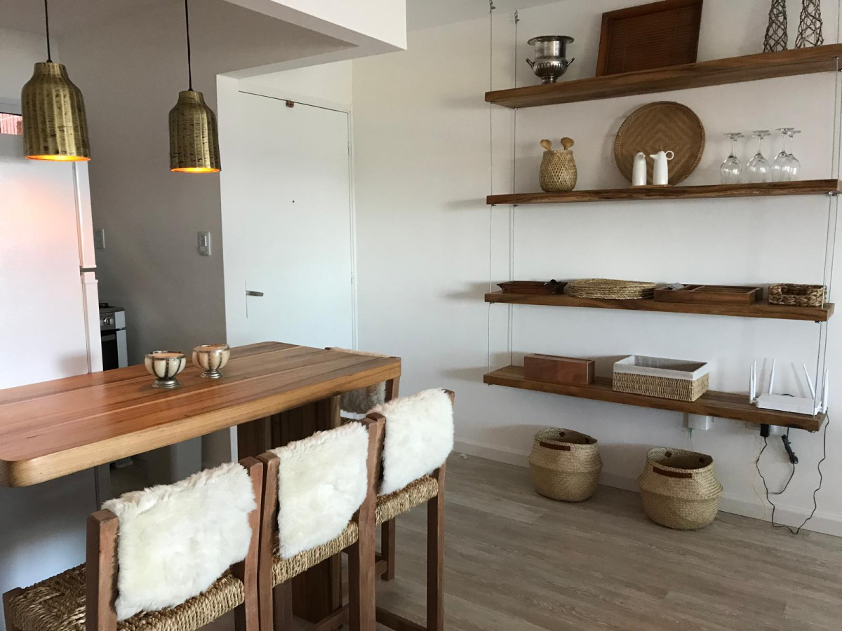 Apartamento ID.21096944 - Alquiler anual Playa Brava