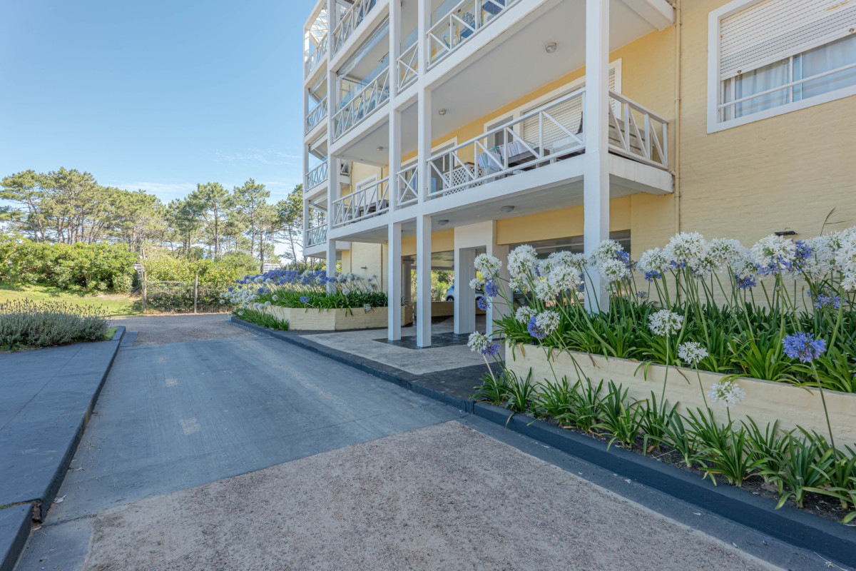 Apartamento ID.21097168 - En venta Apartamento frente al mar en Playa Brava - Punta del Este