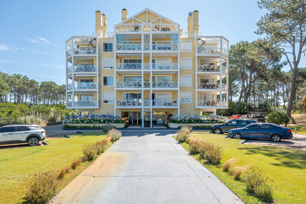 Apartamento ID.21097168 - En venta Apartamento frente al mar en Playa Brava - Punta del Este