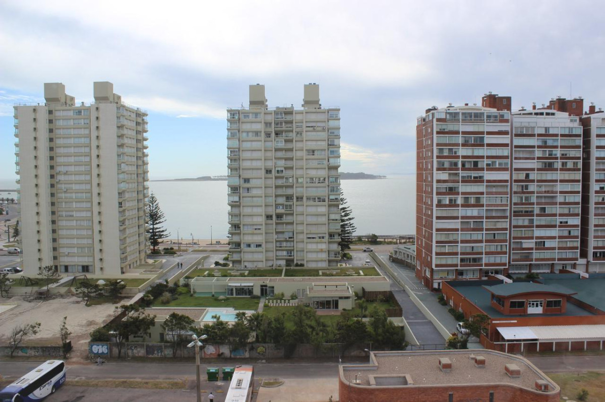 Apartamento ID.21096995 - Vende Playa Brava - Punta del Este**