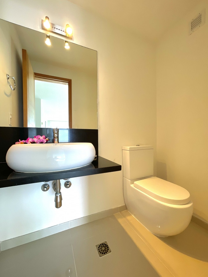 Apartamento ID.21093902 -  Exclusivo apartamento en Playa Mansa - Punta del Este, a tan solo 100 metros del mar.