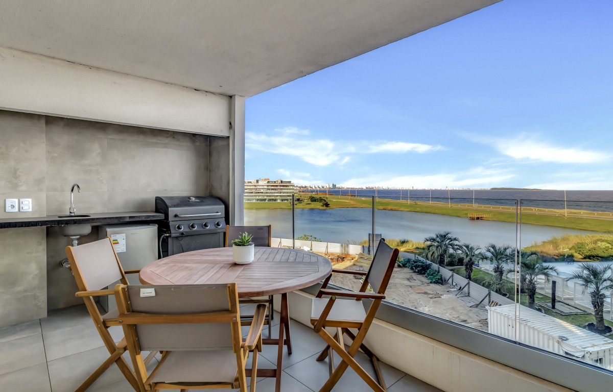Apartamento ID.2 - Playa Mansa vista al mar y a la lagun